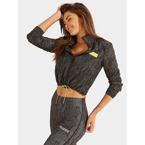 New GUESS Women’s Active Jacket - Picture 2 of 5